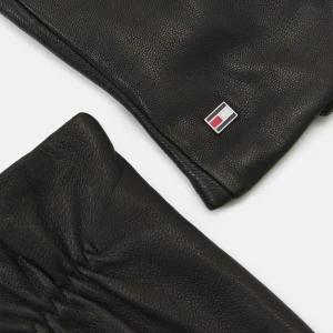 mode tendance Tommy Hilfiger Essential Flag Gloves Unisex – Gants – Black 9